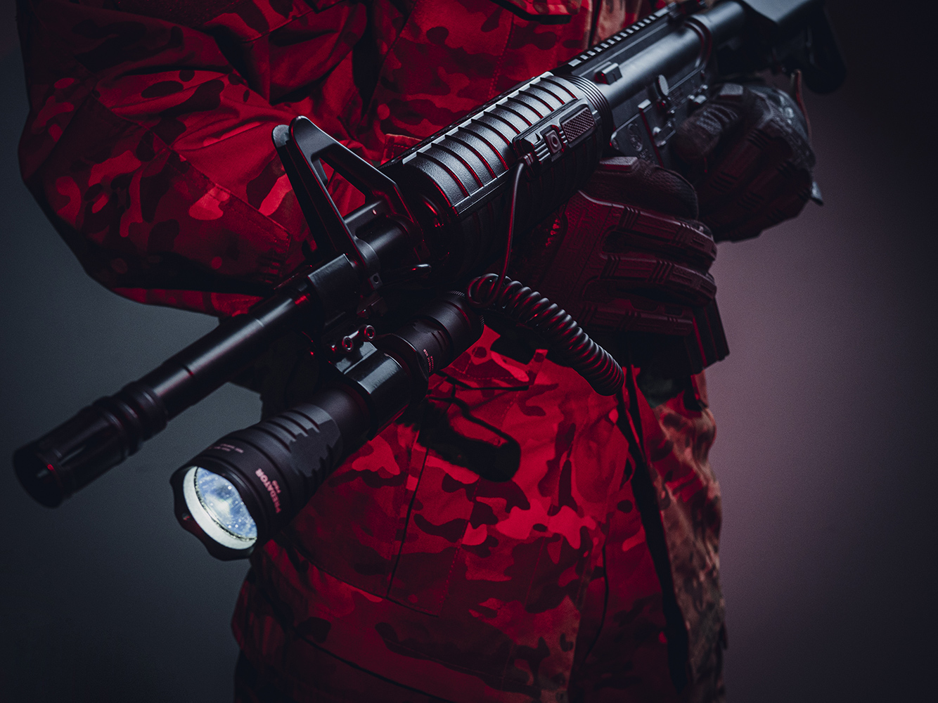 ARMYTEK PREDATOR PRO 地震対策　アウトドア　キャンプ Armytek Predator Pro Magnet USB Warm - Tactical Flashlight