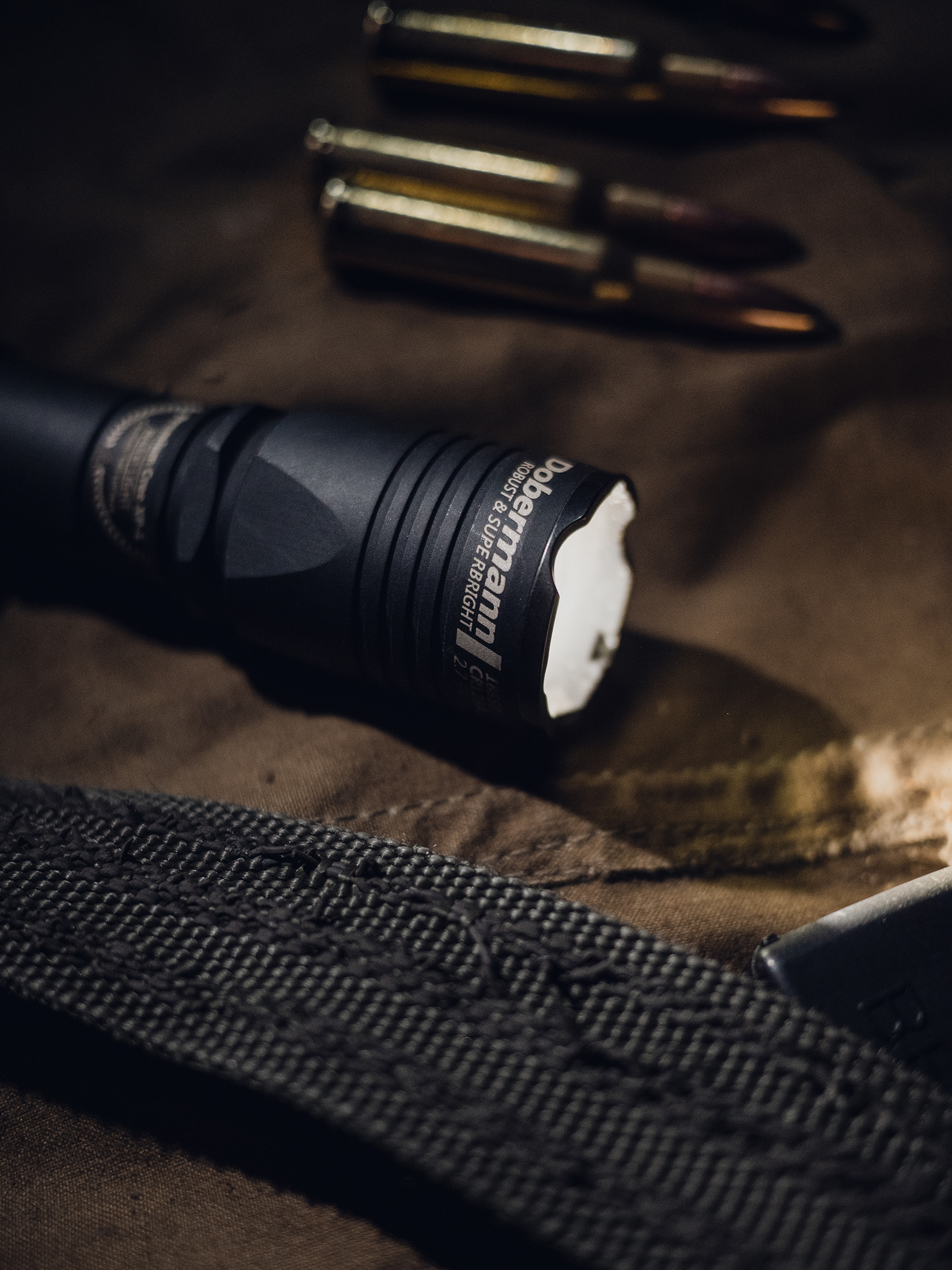 ARMYTEK DOBERMANN PRO タクティカルライト　キャンプ Tactical flashlight Armytek Dobermann Pro Magnet USB Olive Warm