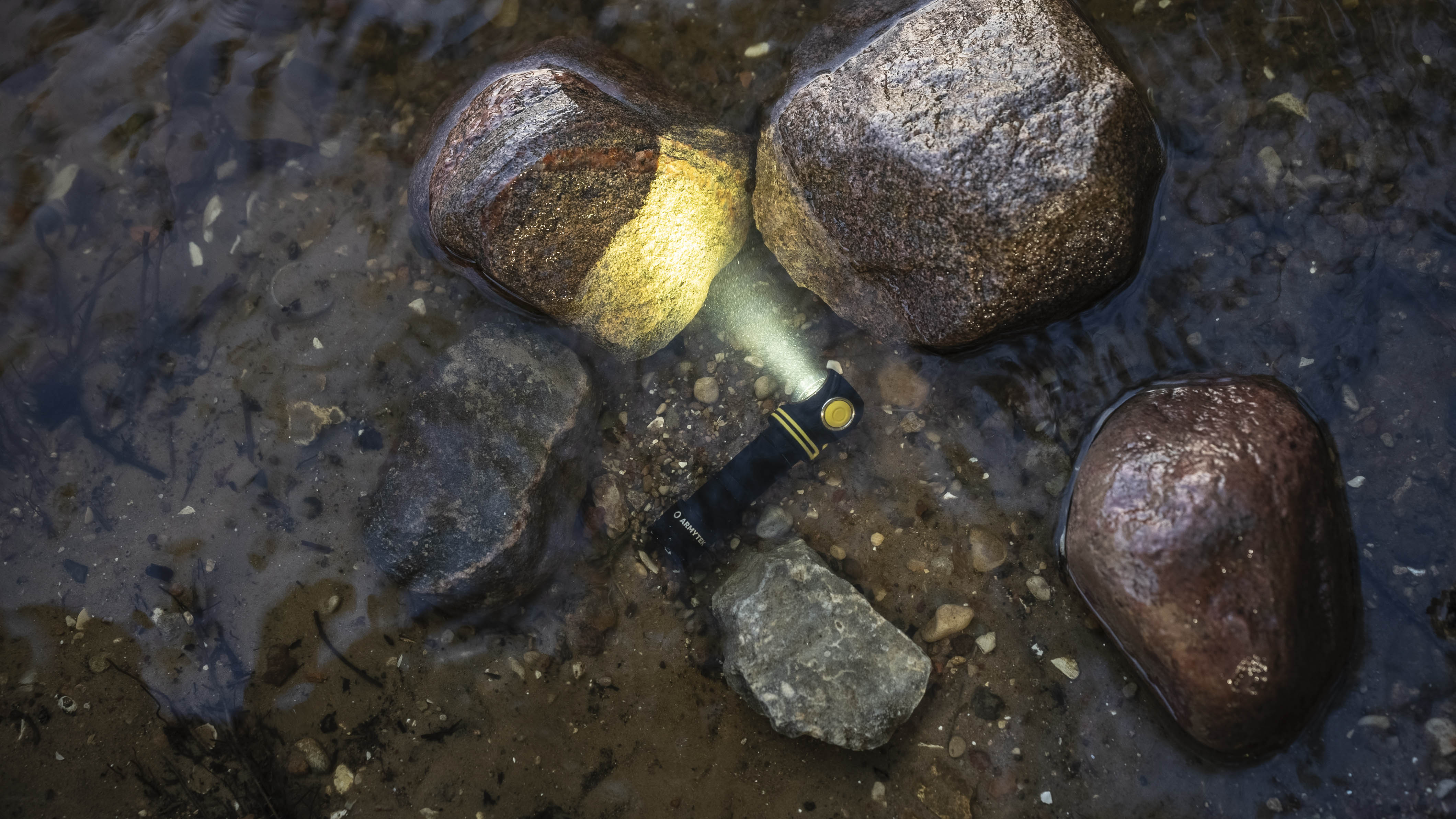 Flashlights :: Models :: Elf :: Armytek Elf C2 USB-C